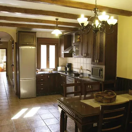 Casa Rural Arroal 2 *